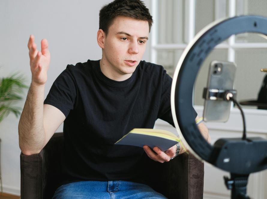 Jus Agency | The Key to Personal Branding Success